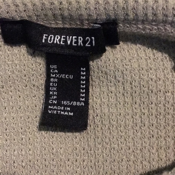 Forever 21- Light Green Long Sleeve Cropped Shirt - Picture 3 of 4